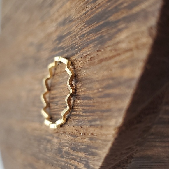 3.5 R369 squiggly wreath ring band - Picture 2 of 2